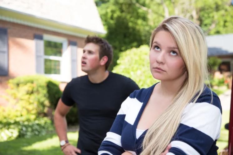  couple emotionally disconncted which is a reason to break up