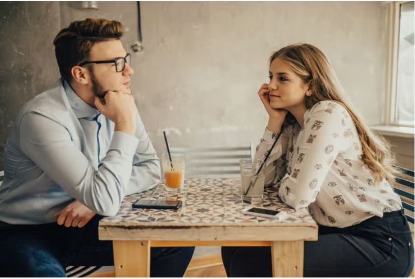 A coupple having a simple date