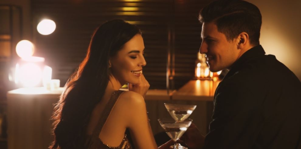 offering warmth early, like a small smile, being engaged etc can help women make their first date experience excellent